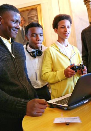 Illustration for article titled President Obama Celebrates Diversity With Young Scientists at White House Science Fair